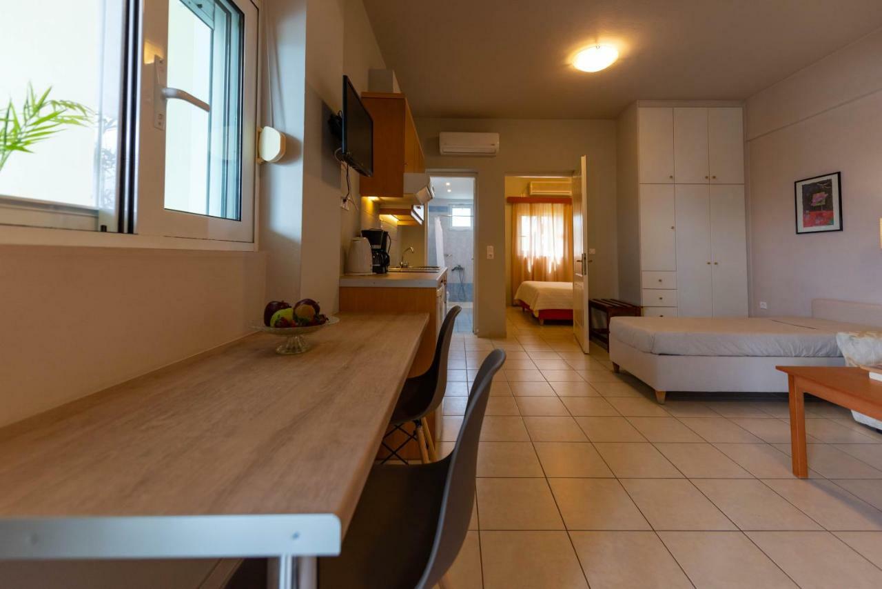 Theoxenia Hotel Apartments Chrani Exterior foto